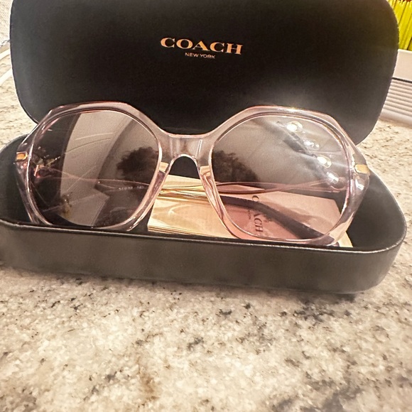 NIB- with hard case-Coach Women's Blush Sunglasses✨💫loww starttt✨💫 - Picture 1 of 10